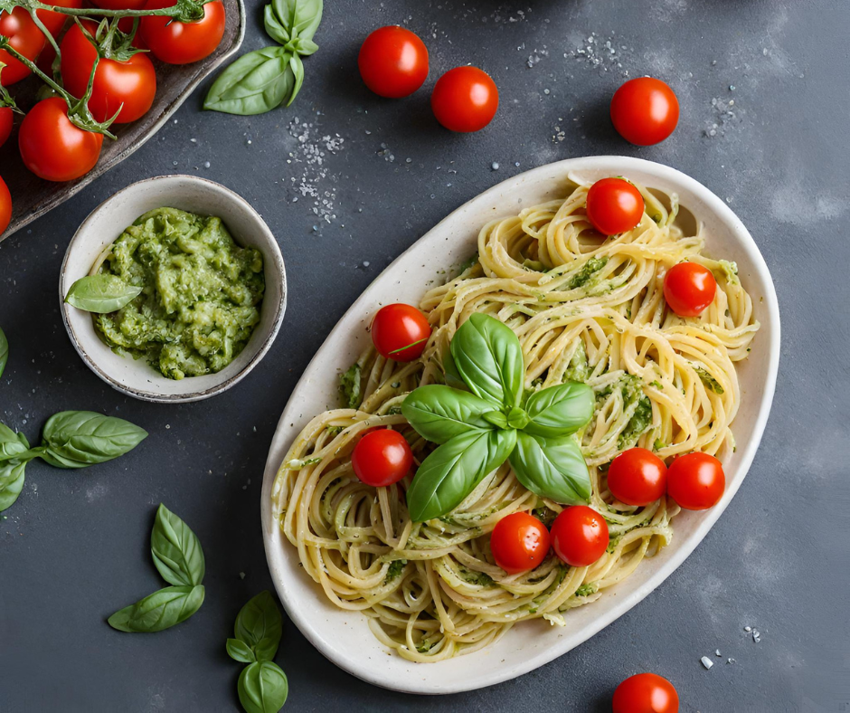 Pasta Fría con Pesto de Albahaca y Tomates Cherry